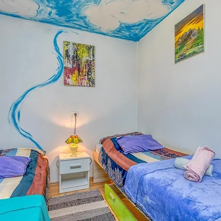 House Mir קאנפאנאר